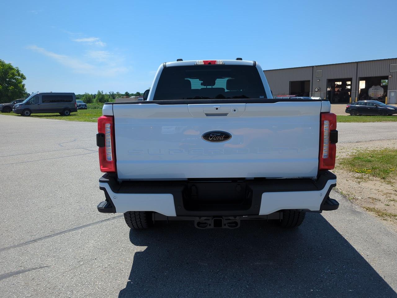 2026 Ford F-250 Lariat Crew Cab 4x4 Photo4