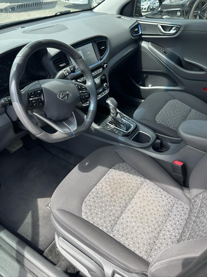 2019 Hyundai IONIQ preferred Photo