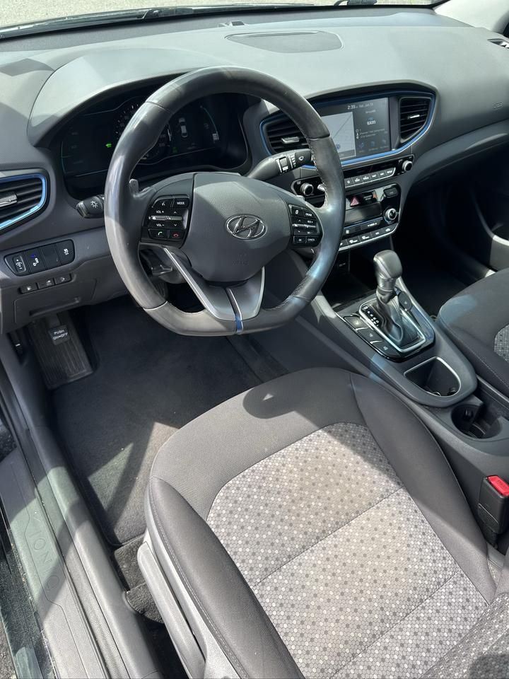 2019 Hyundai IONIQ preferred Photo