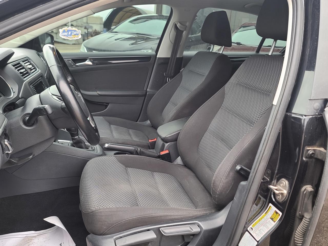 2016 Volkswagen Jetta SE Photo