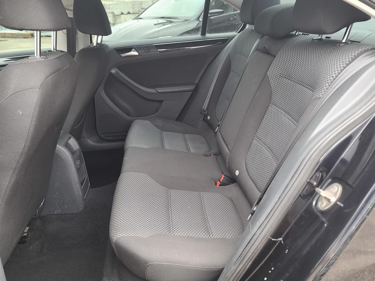 2016 Volkswagen Jetta SE Photo