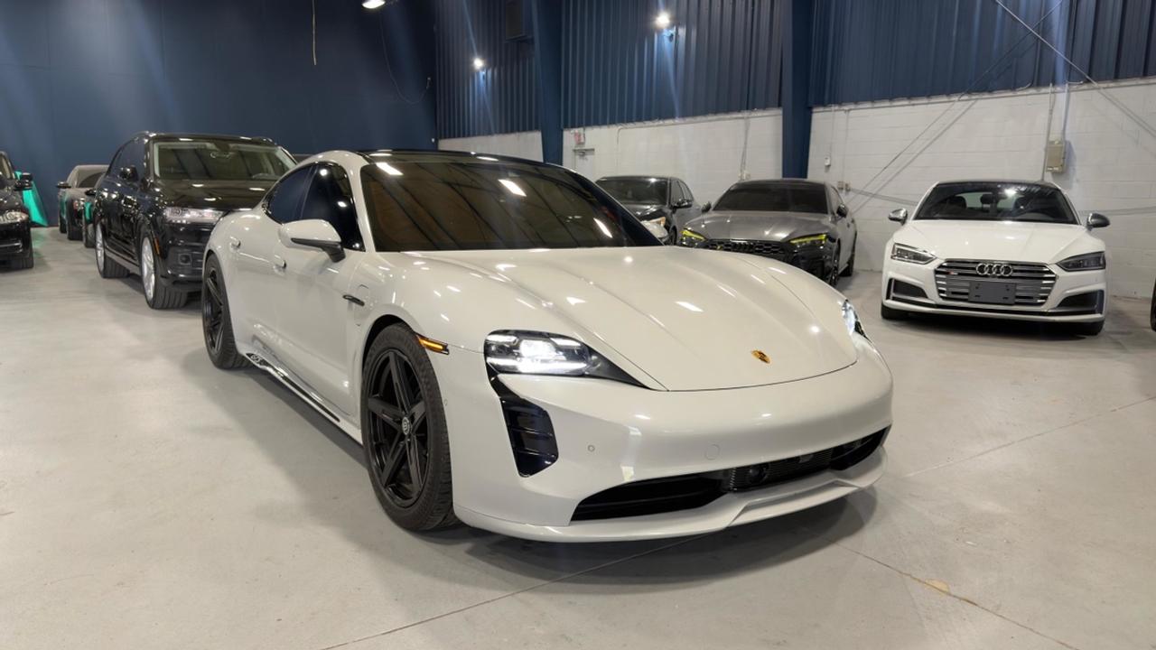 2022 Porsche Taycan GTS Photo