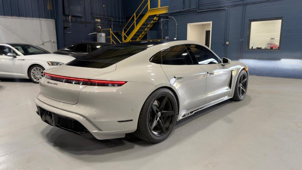 2022 Porsche Taycan GTS Photo