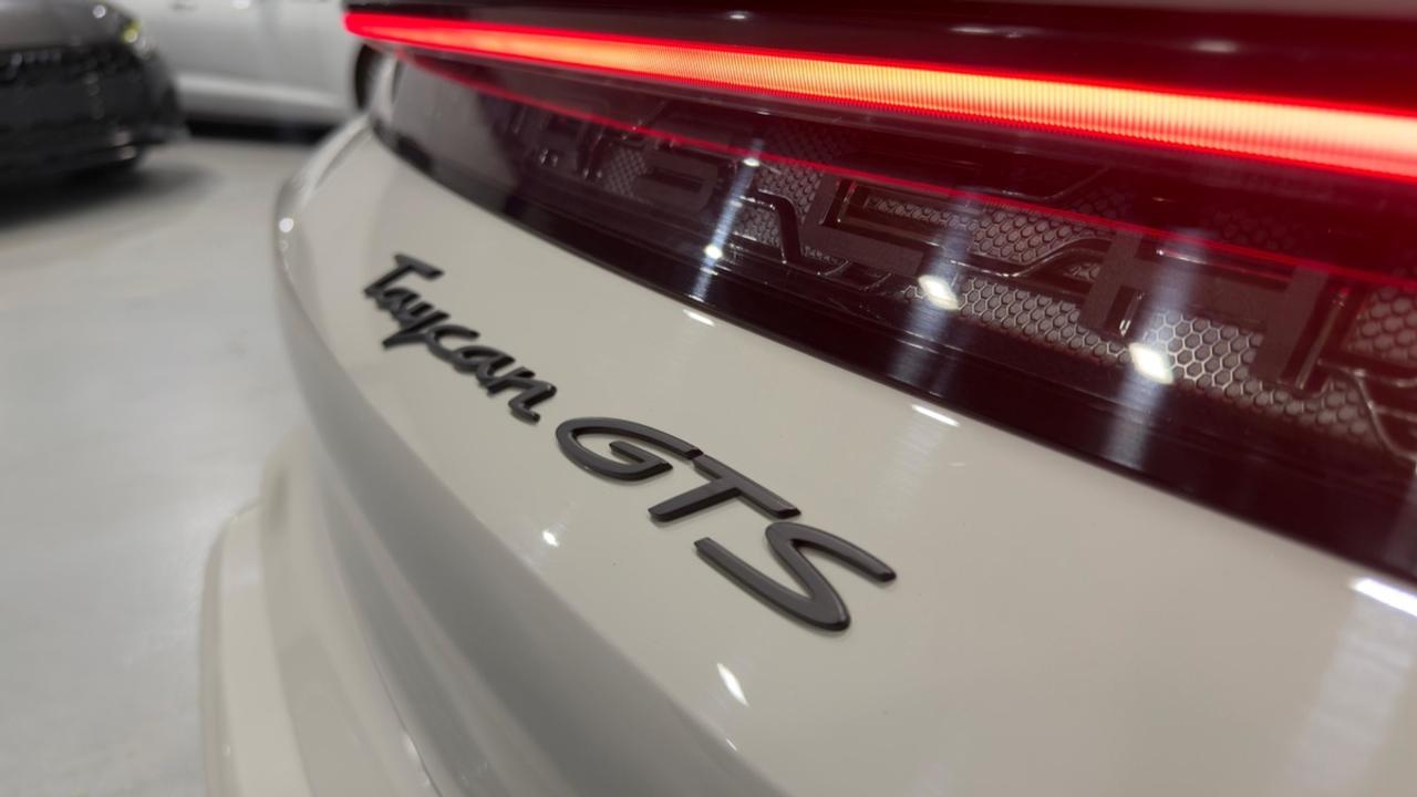 2022 Porsche Taycan GTS Photo
