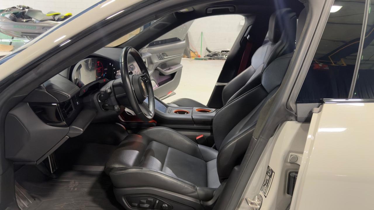 2022 Porsche Taycan GTS Photo
