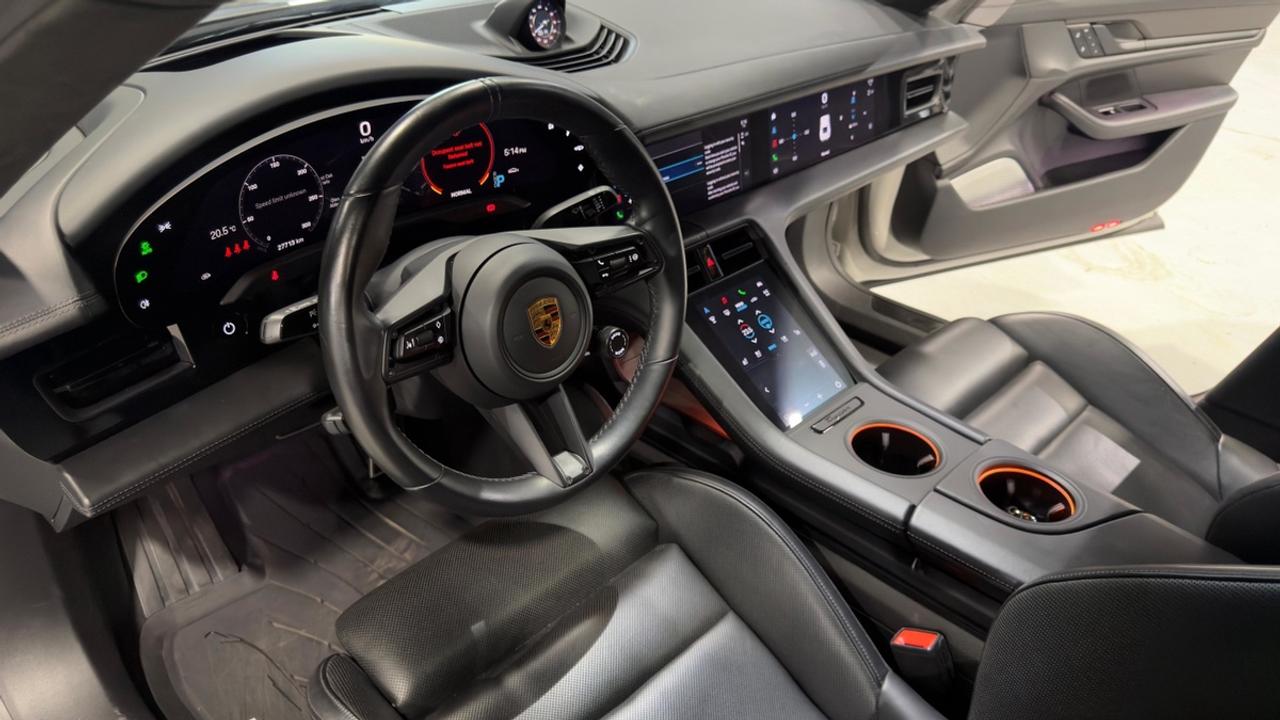 2022 Porsche Taycan GTS Photo