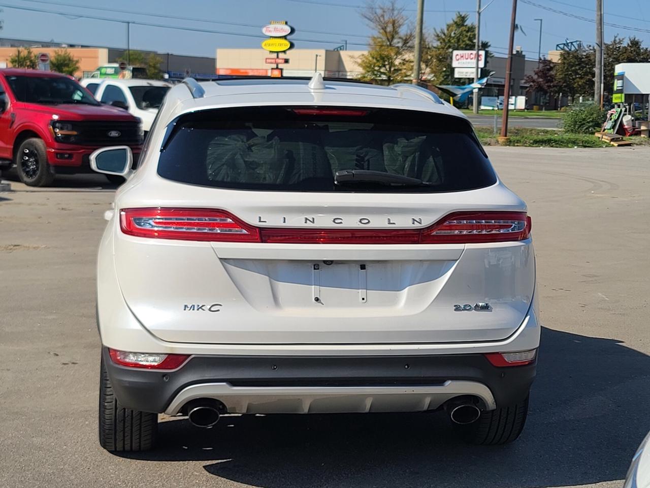 2015 Lincoln MKC Base Photo
