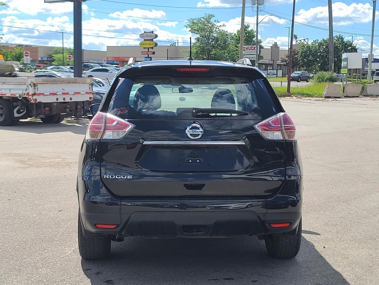 2016 Nissan Rogue S Photo