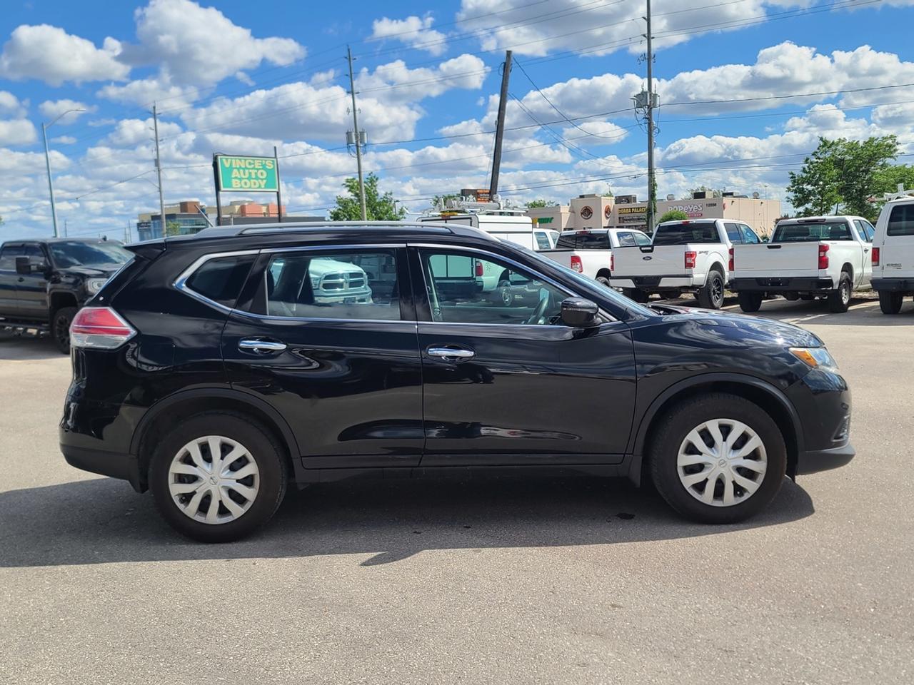 2016 Nissan Rogue S Photo