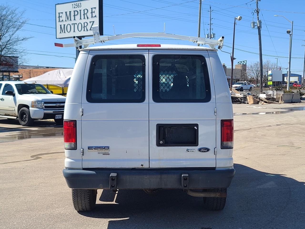 2014 Ford E-Series E 250 Van Photo