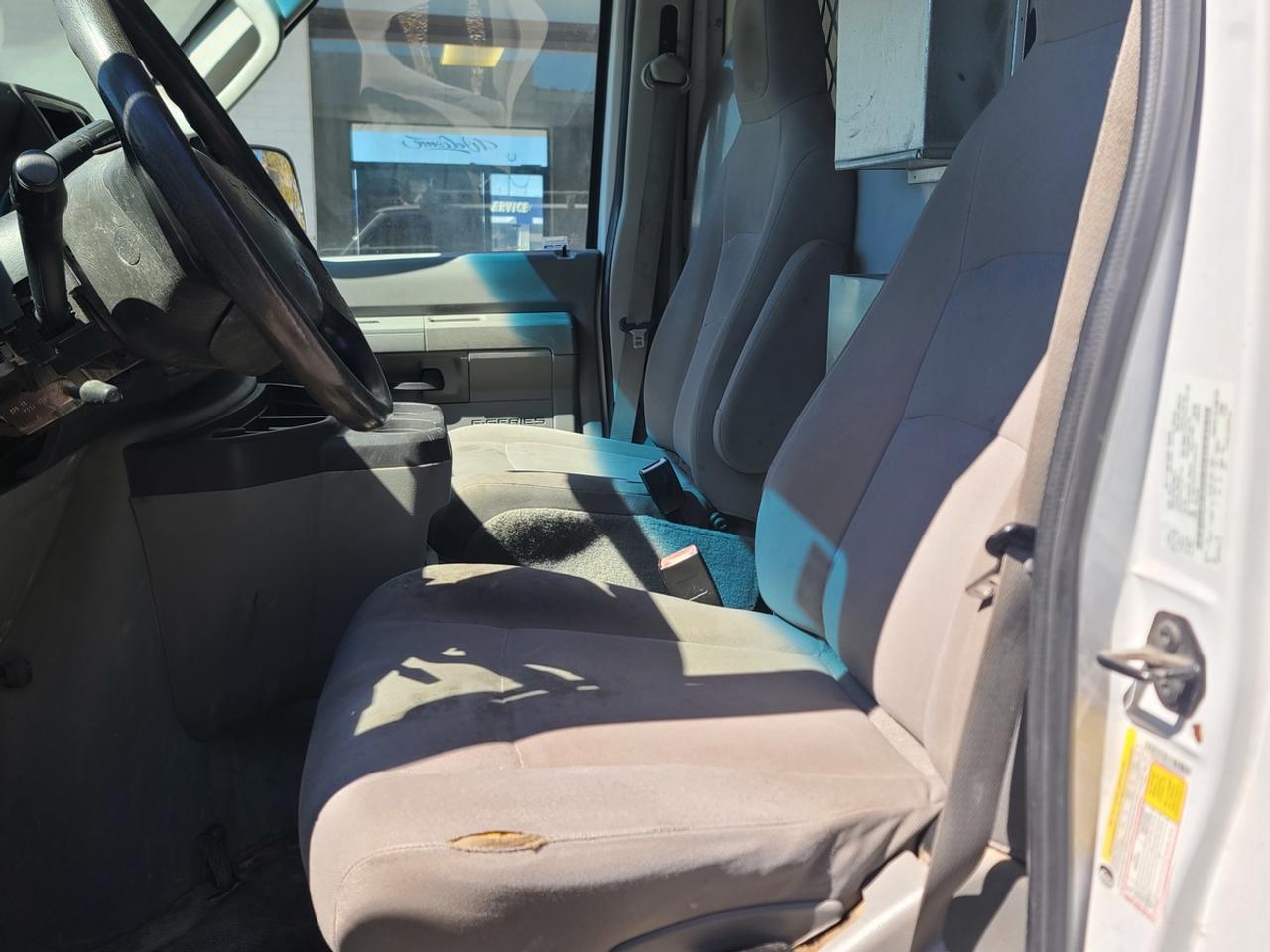 2014 Ford E-Series E 250 Van Photo