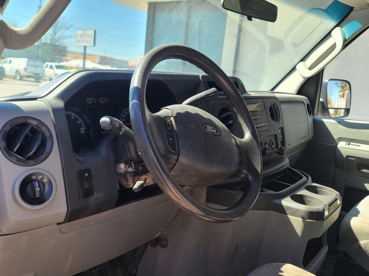 2014 Ford E-Series E 250 Van Photo