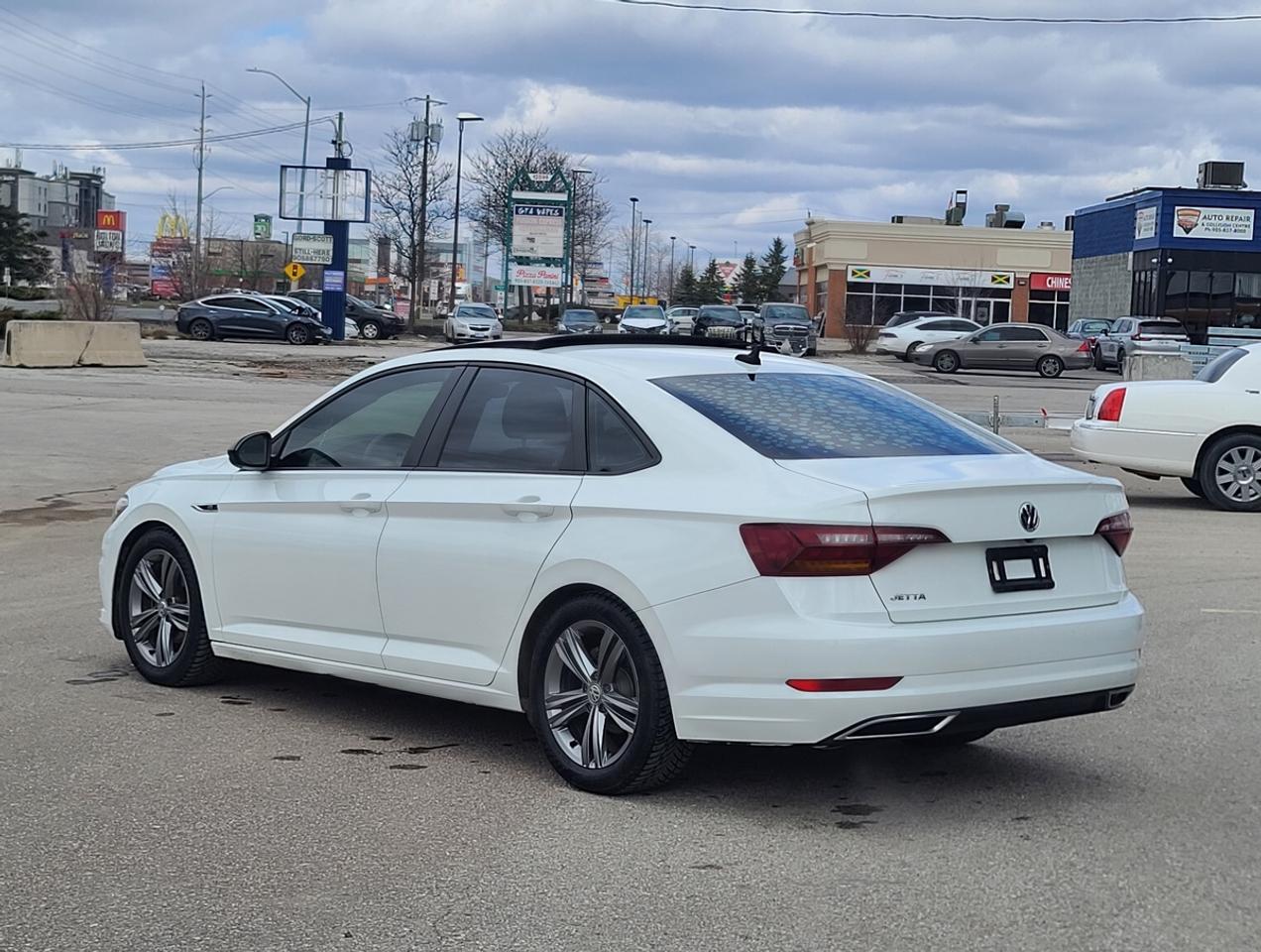 2019 Volkswagen Jetta SEL Photo