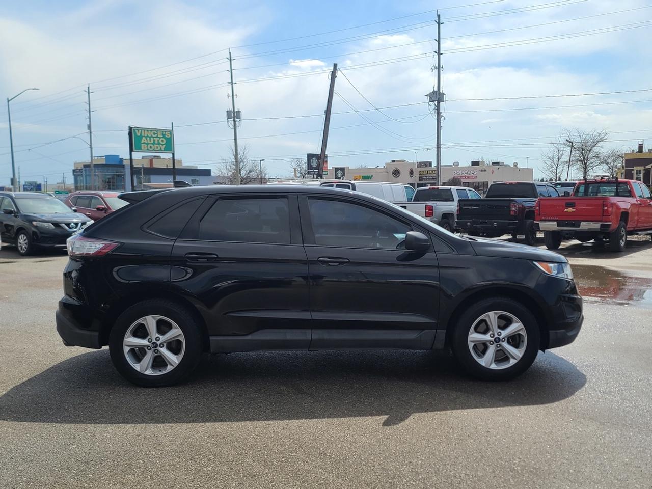2017 Ford Edge SE Photo