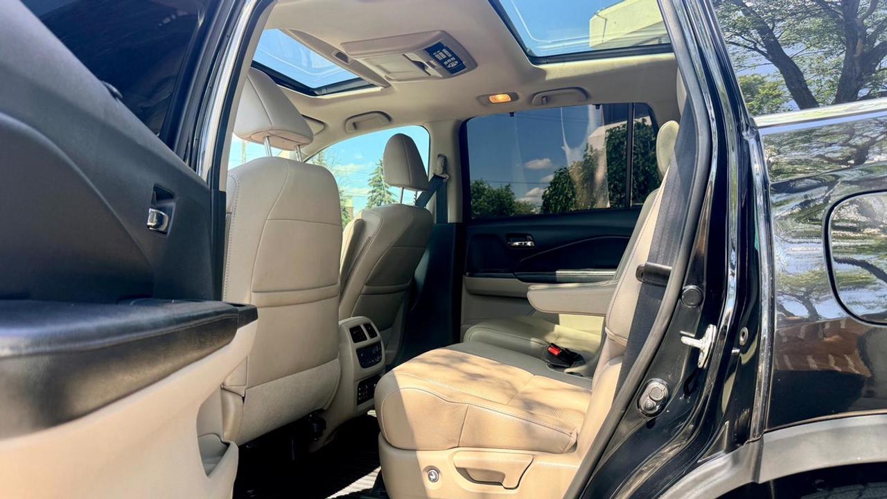 2017 Honda Pilot Touring Photo
