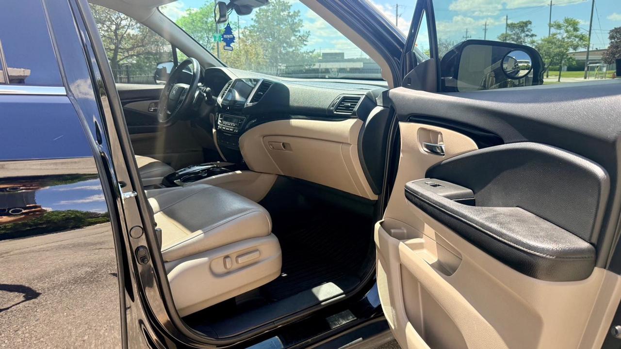 2017 Honda Pilot Touring Photo
