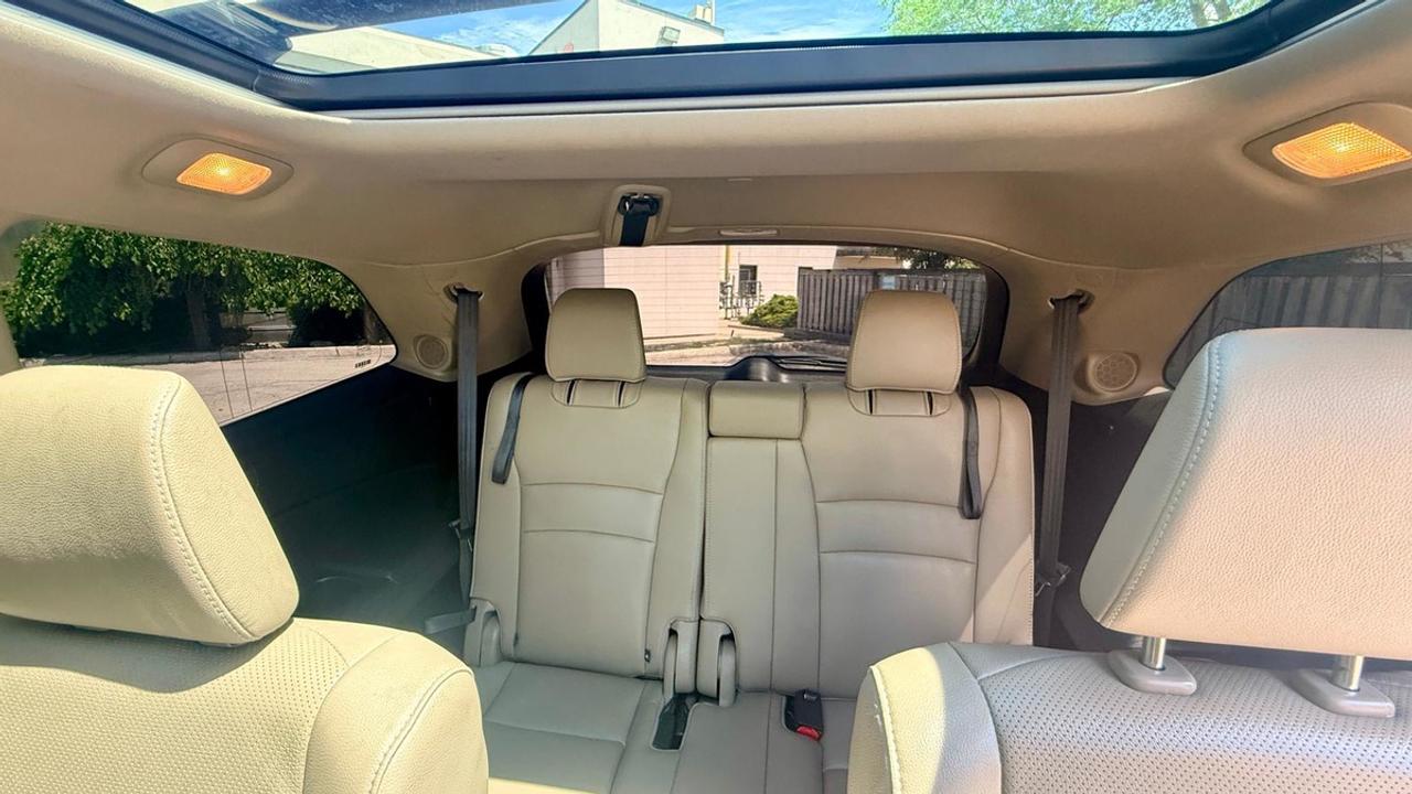 2017 Honda Pilot Touring Photo