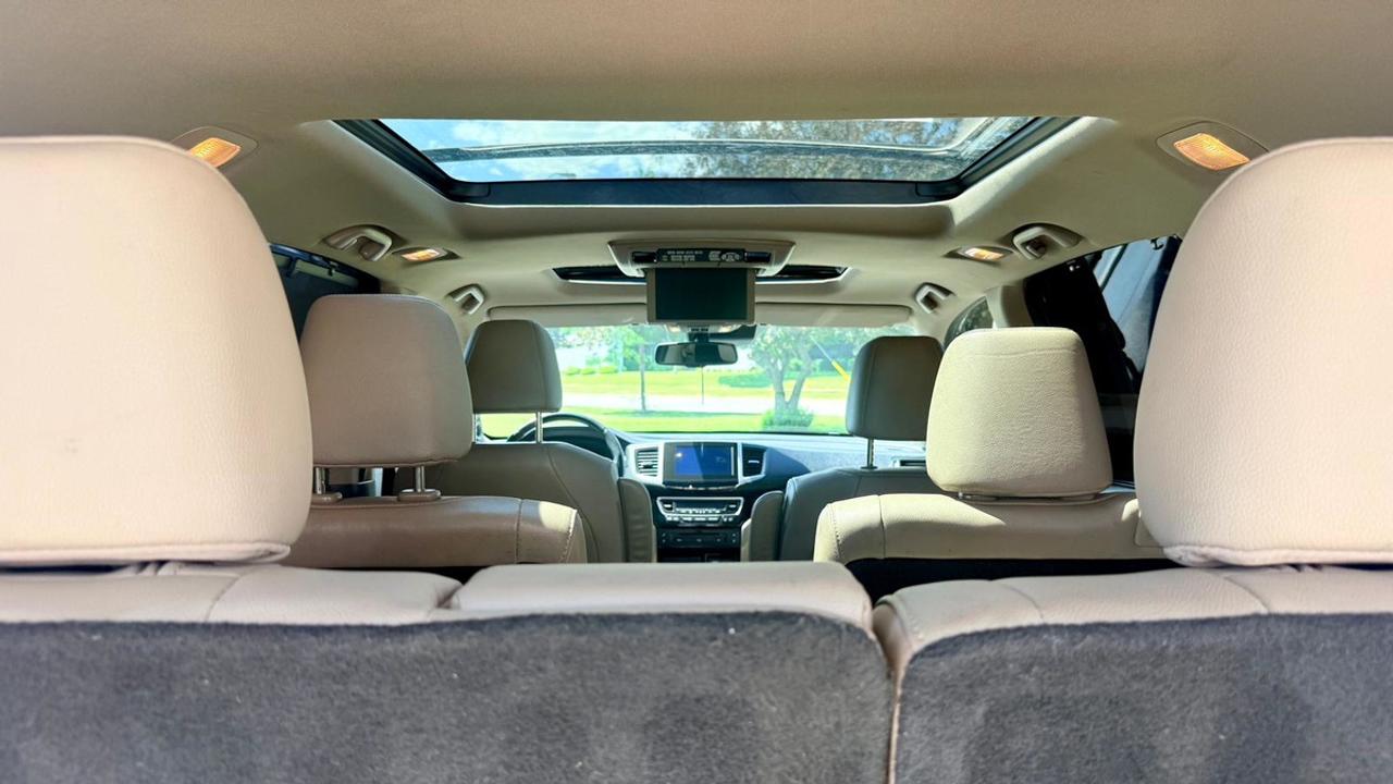 2017 Honda Pilot Touring Photo