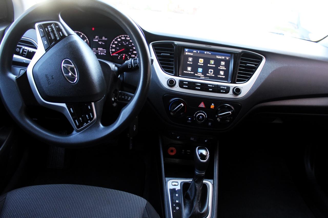 2019 Hyundai Accent SE Photo