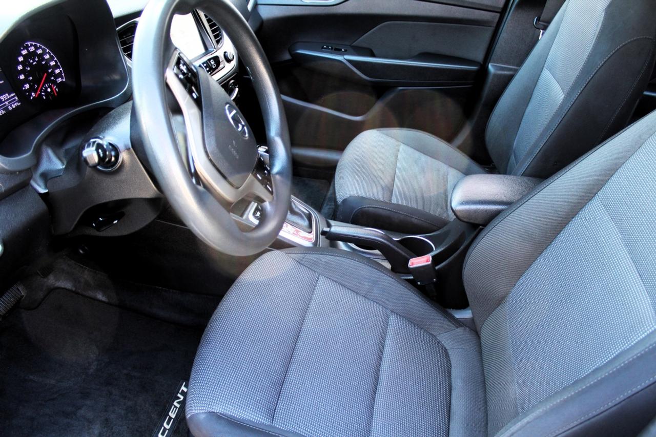 2019 Hyundai Accent SE Photo