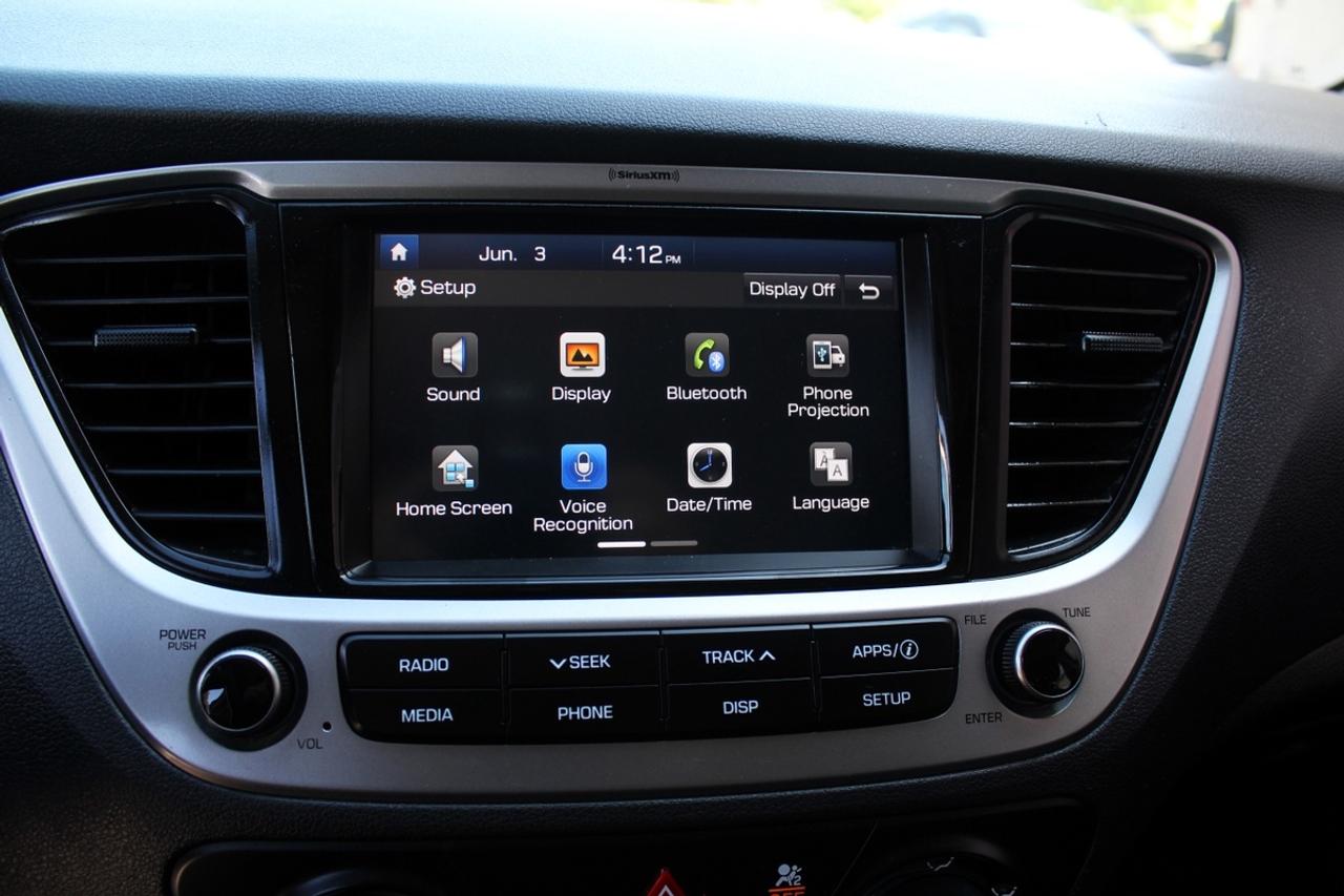 2019 Hyundai Accent SE Photo