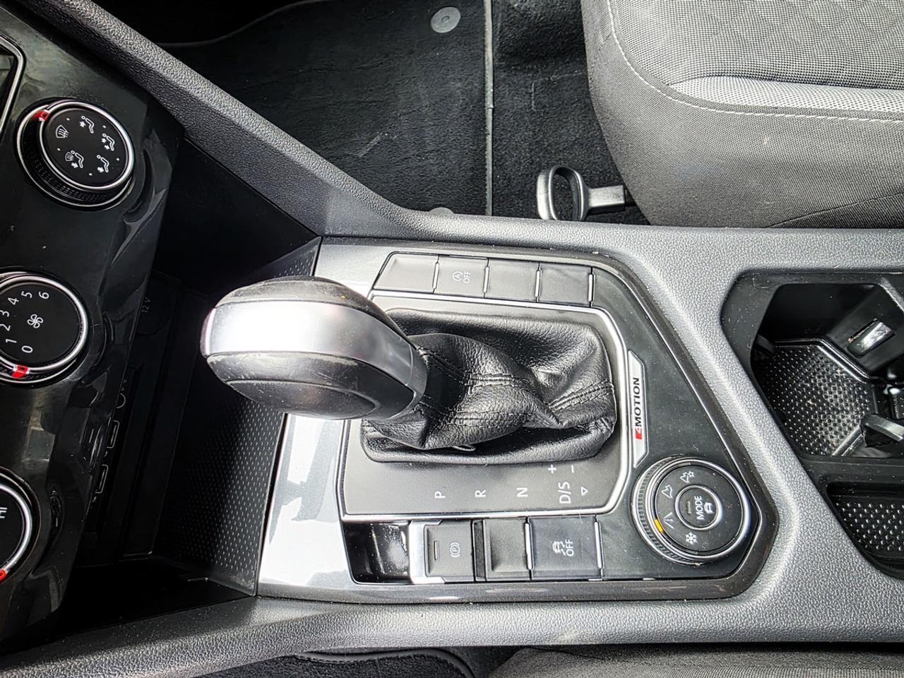 2018 Volkswagen Tiguan S Photo