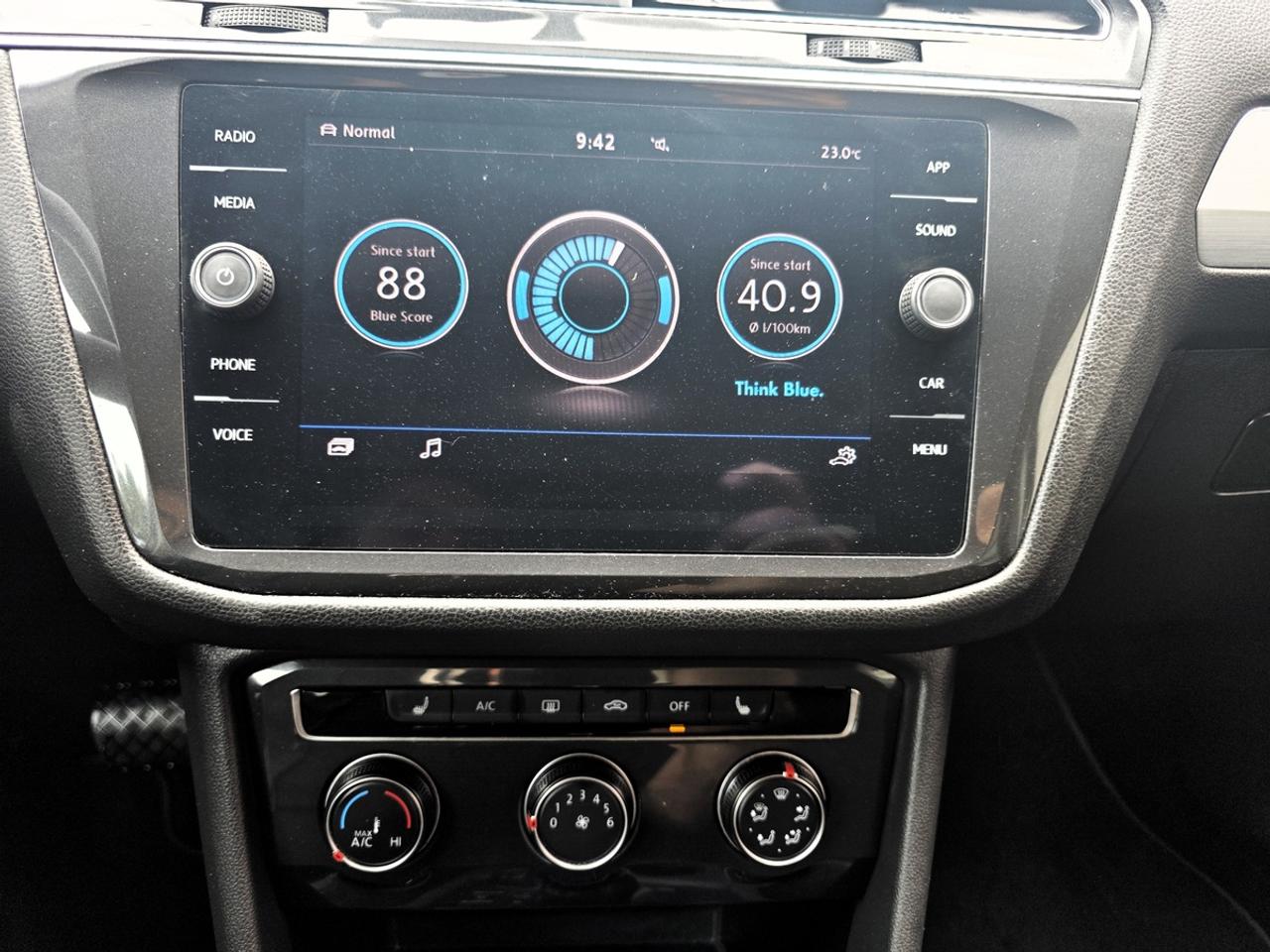 2018 Volkswagen Tiguan S Photo