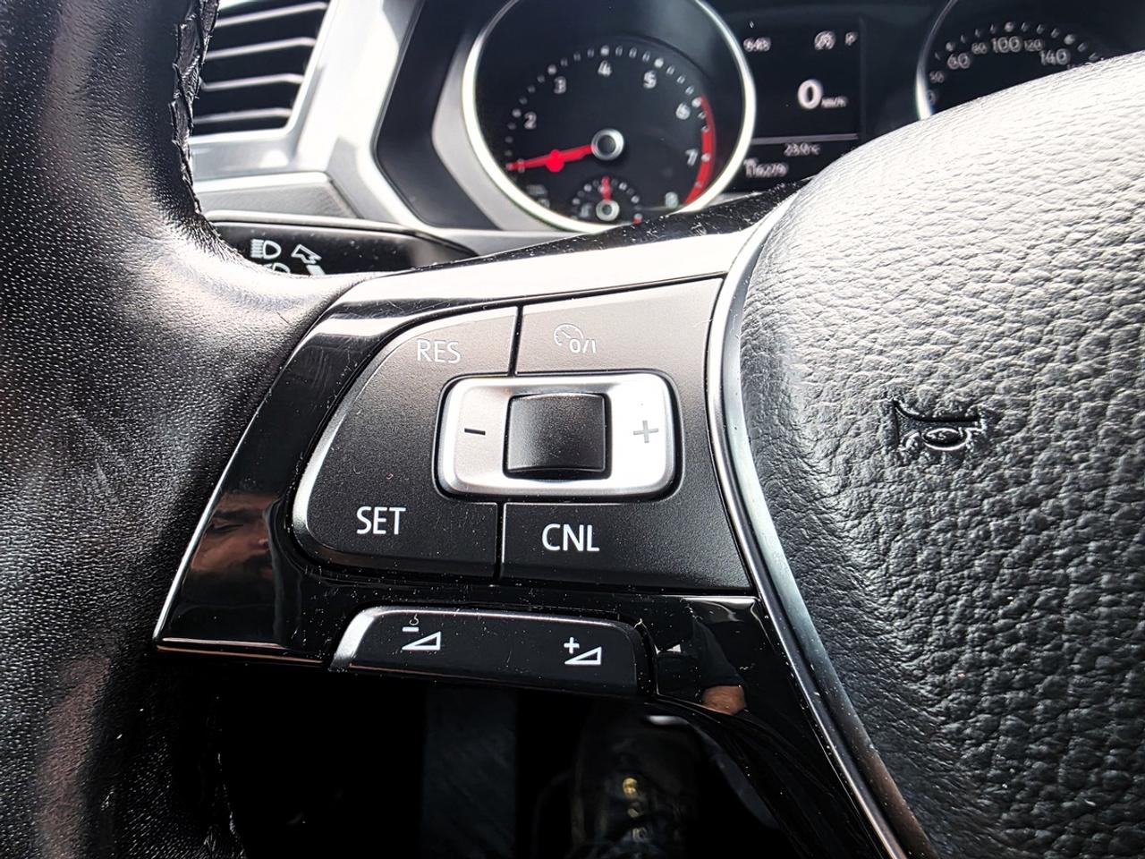 2018 Volkswagen Tiguan S Photo