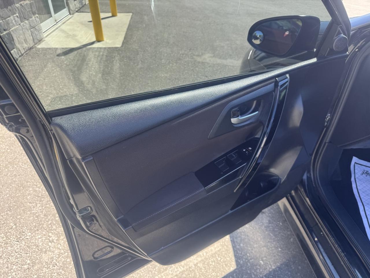 2017 Toyota Corolla iM  Photo