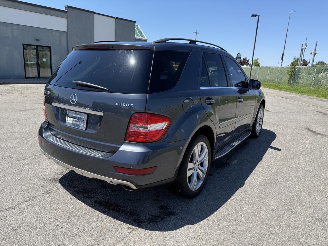 2010 Mercedes-Benz M-Class ML350 Photo