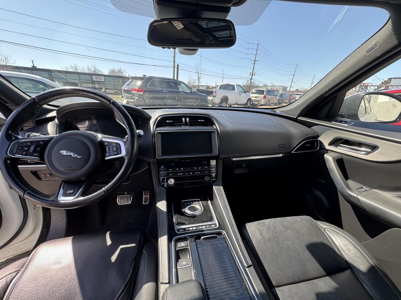 2018 Jaguar F-PACE S Photo