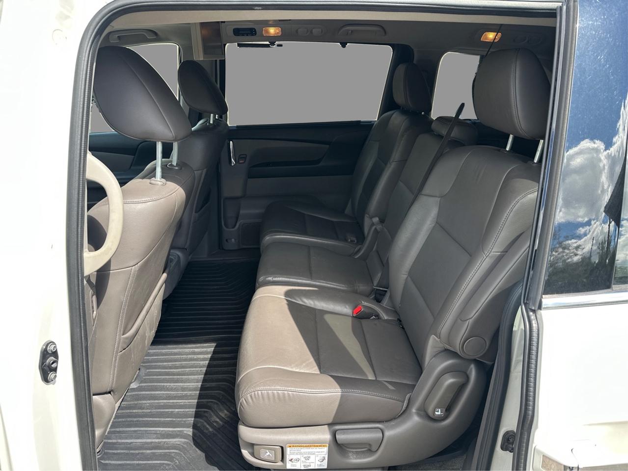 2015 Honda Odyssey Touring Photo