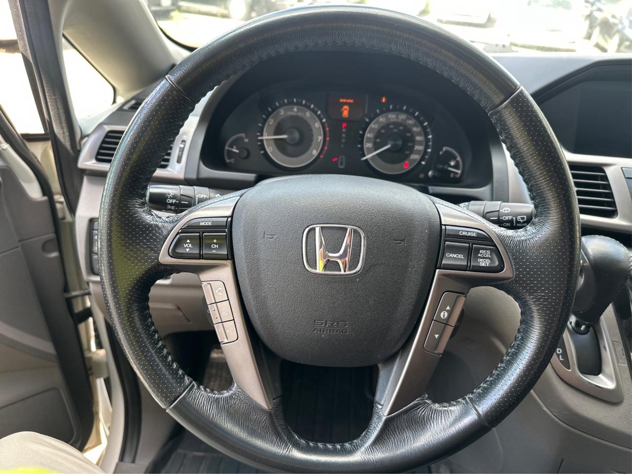 2015 Honda Odyssey Touring Photo