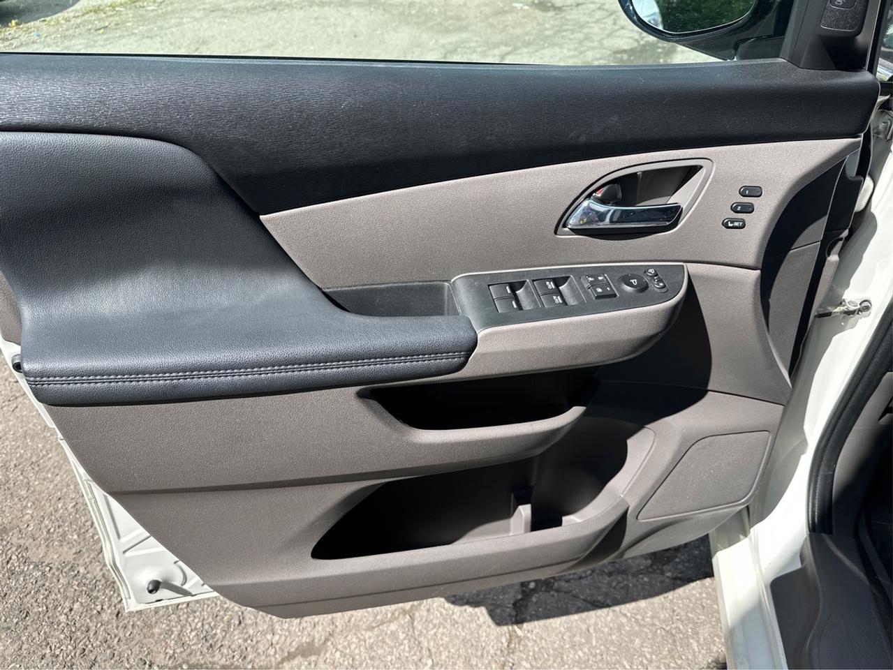 2015 Honda Odyssey Touring Photo