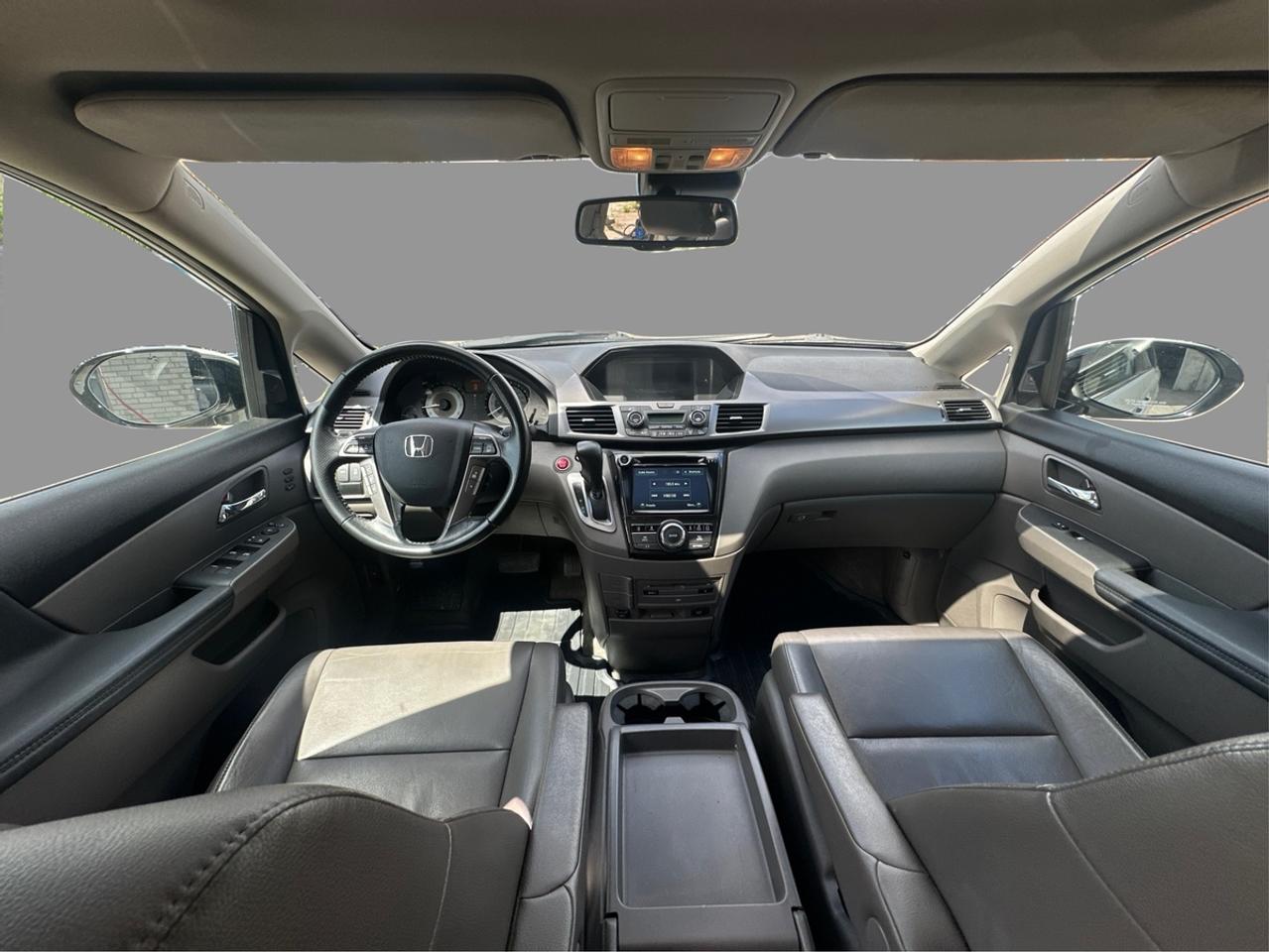 2015 Honda Odyssey Touring Photo