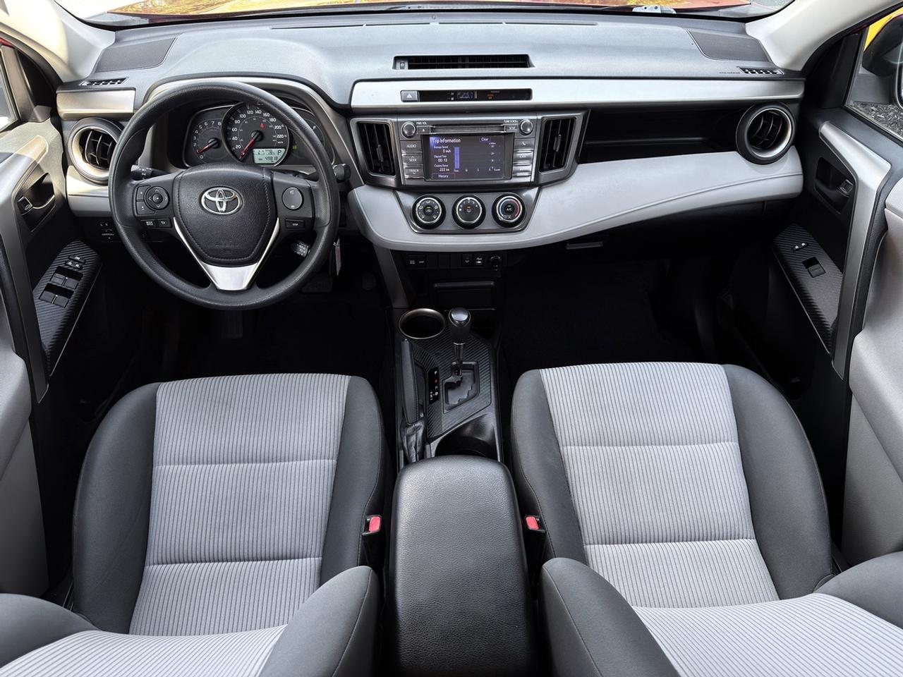 2013 Toyota RAV4 LE Photo