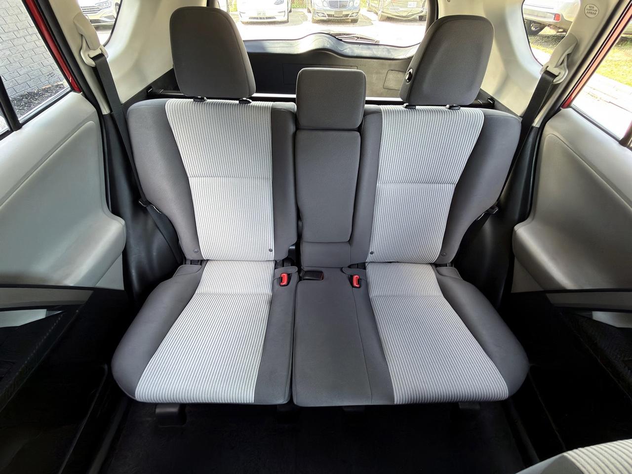 2013 Toyota RAV4 LE Photo