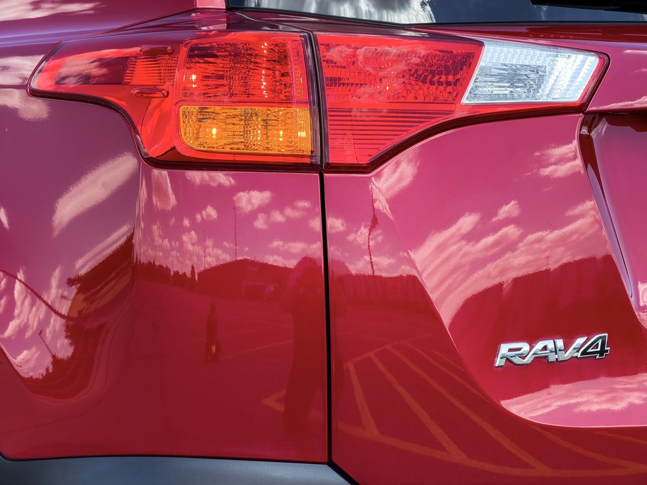 2013 Toyota RAV4 LE Photo