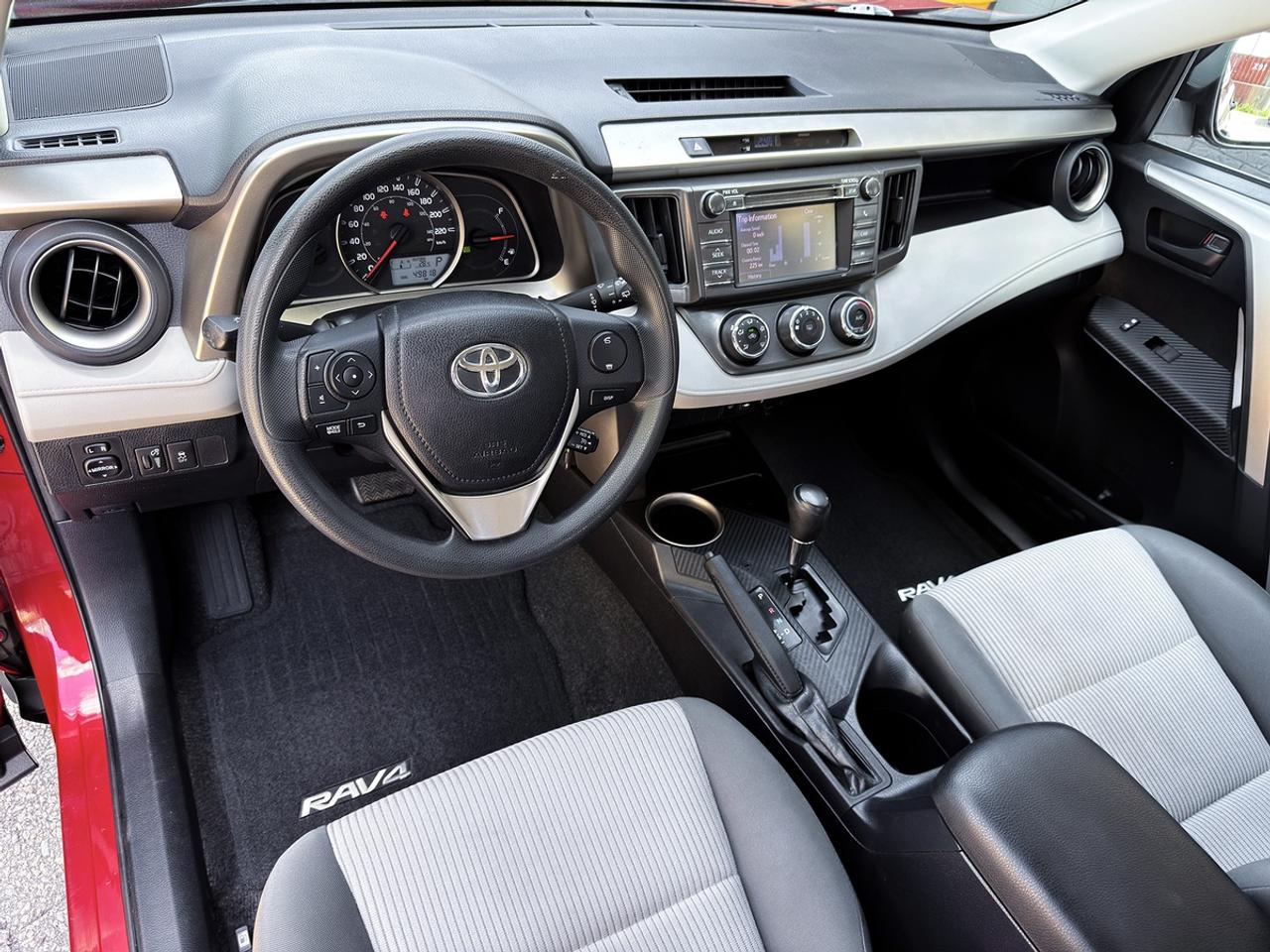 2013 Toyota RAV4 LE Photo