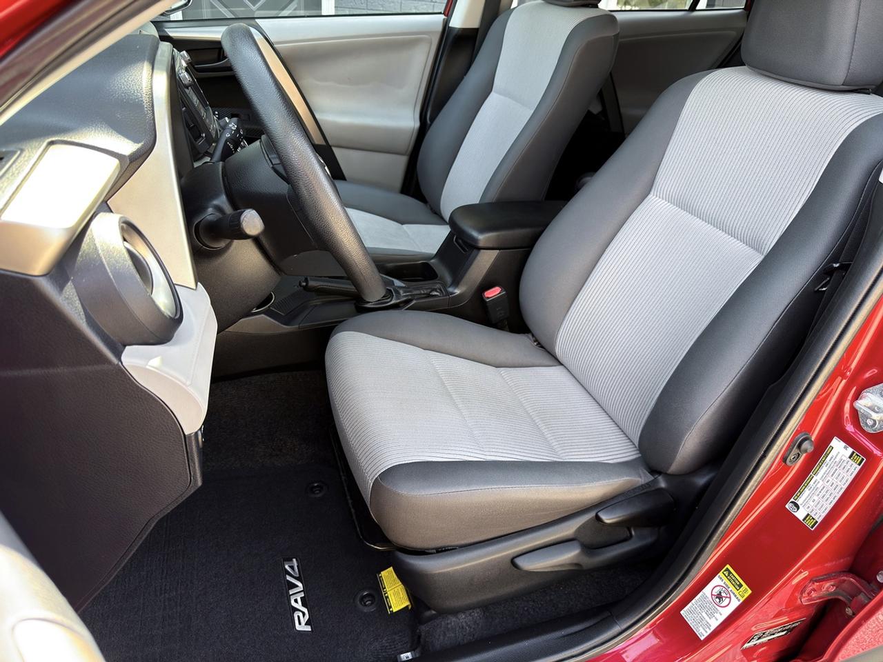 2013 Toyota RAV4 LE Photo