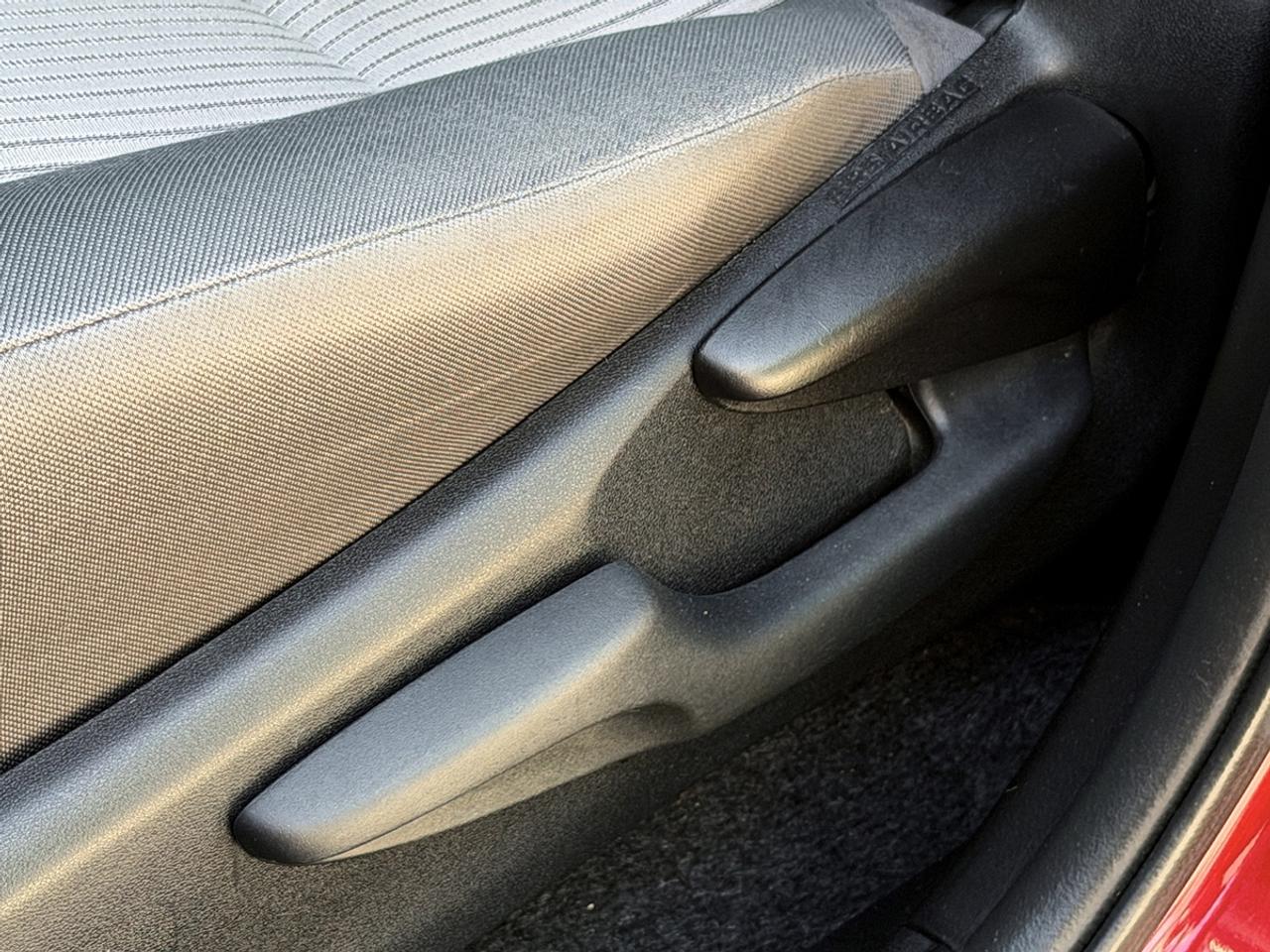 2013 Toyota RAV4 LE Photo