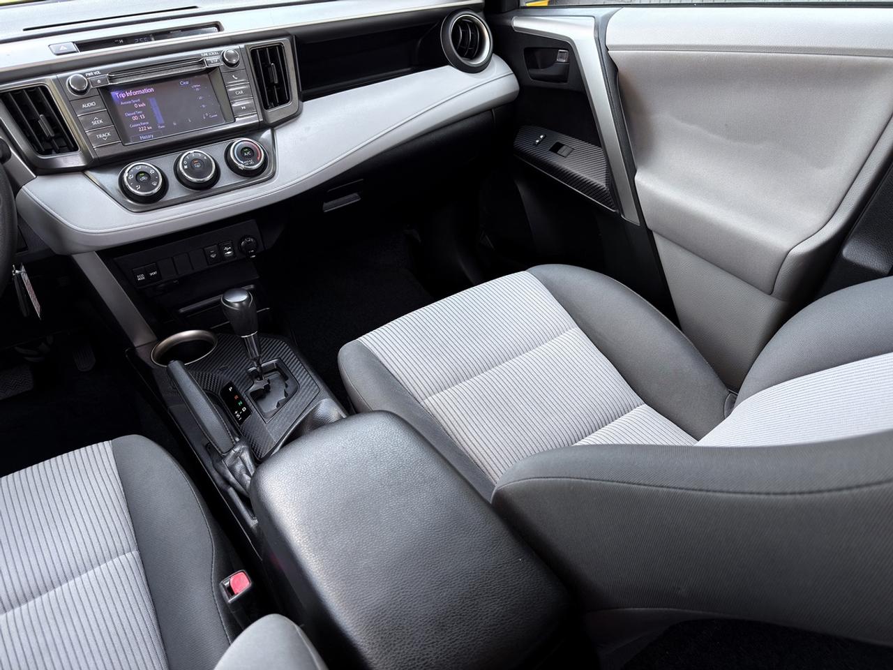 2013 Toyota RAV4 LE Photo