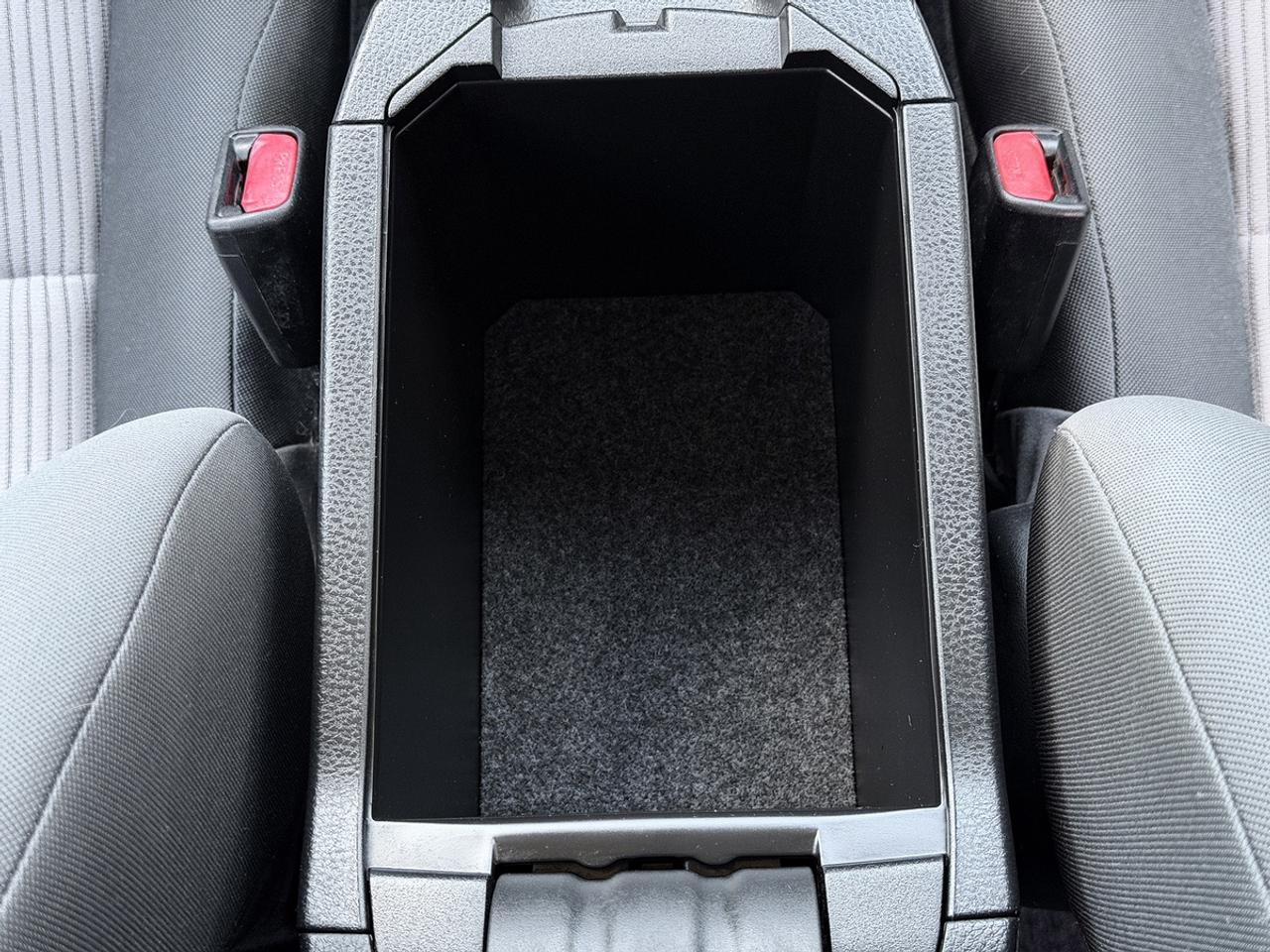 2013 Toyota RAV4 LE Photo
