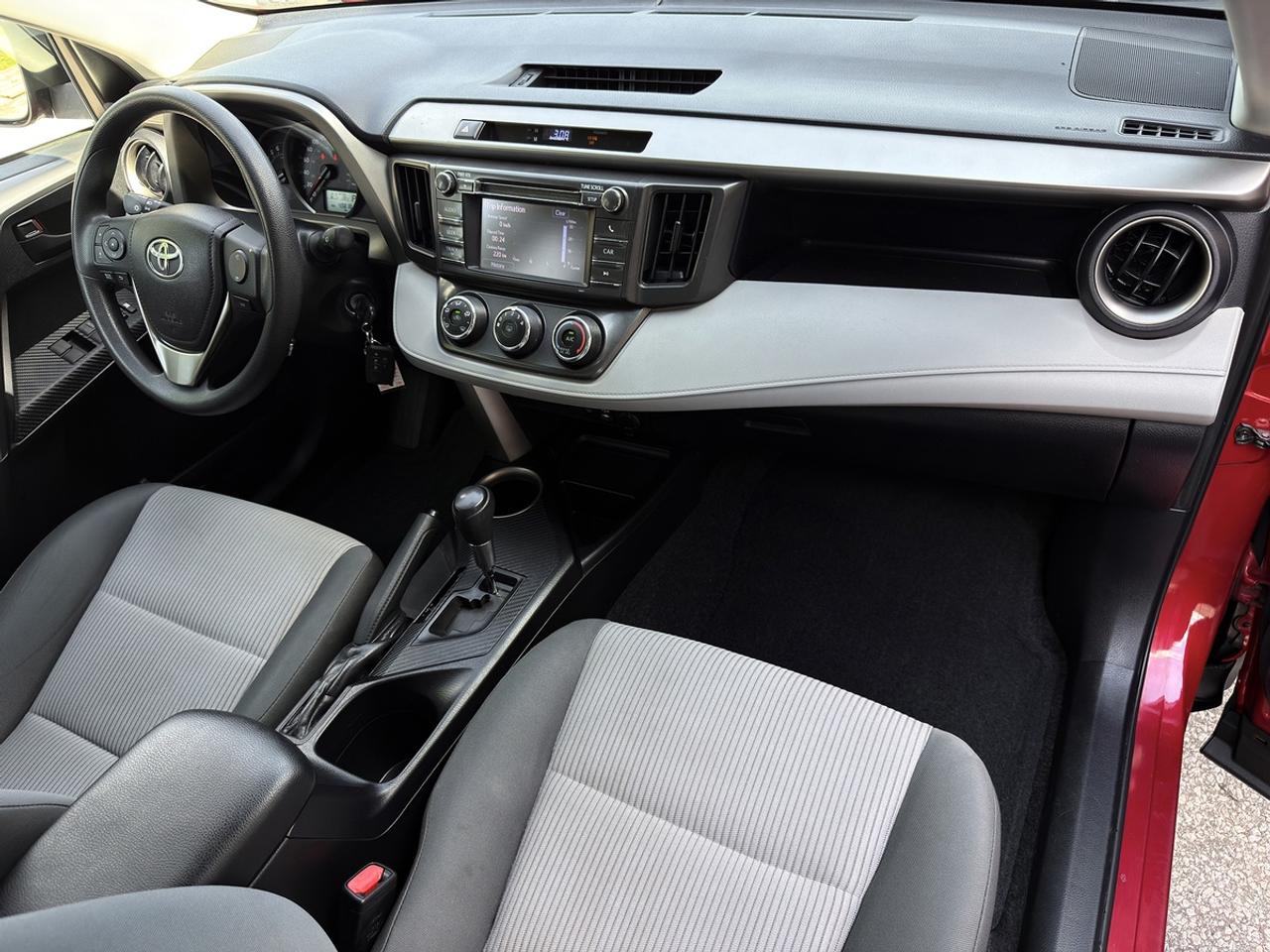 2013 Toyota RAV4 LE Photo