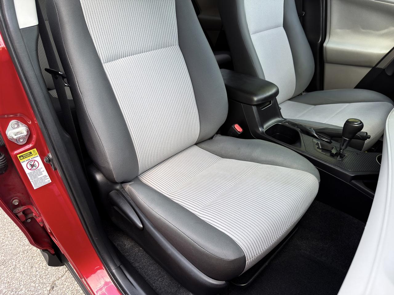 2013 Toyota RAV4 LE Photo