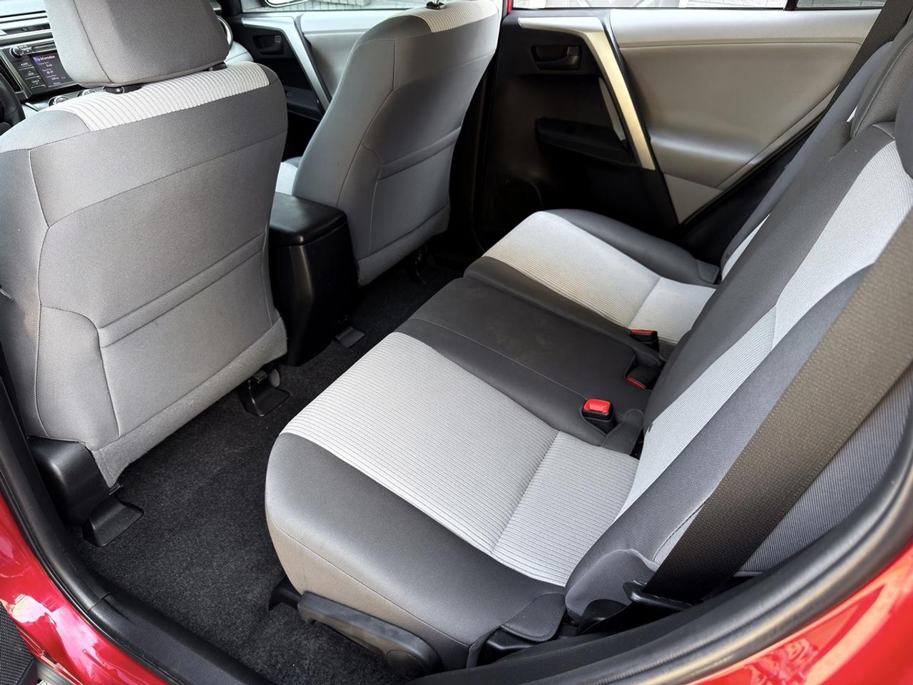 2013 Toyota RAV4 LE Photo