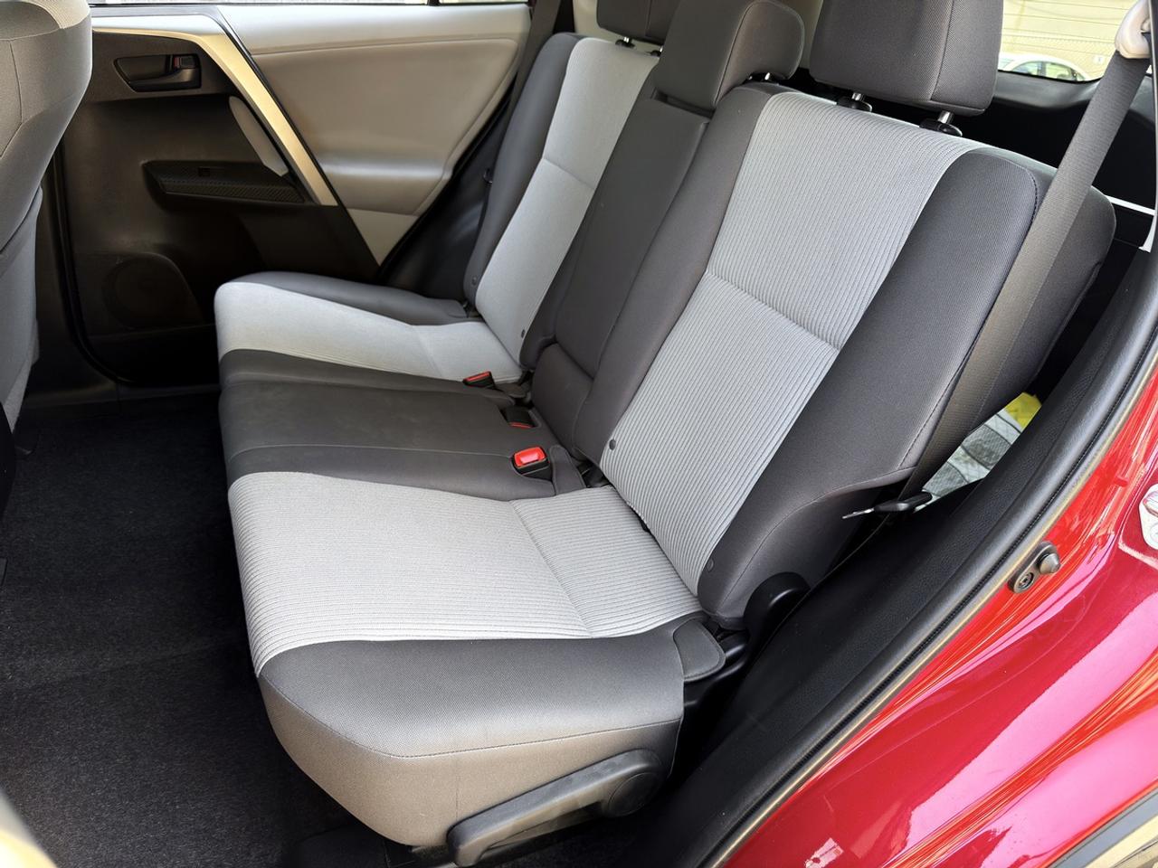 2013 Toyota RAV4 LE Photo