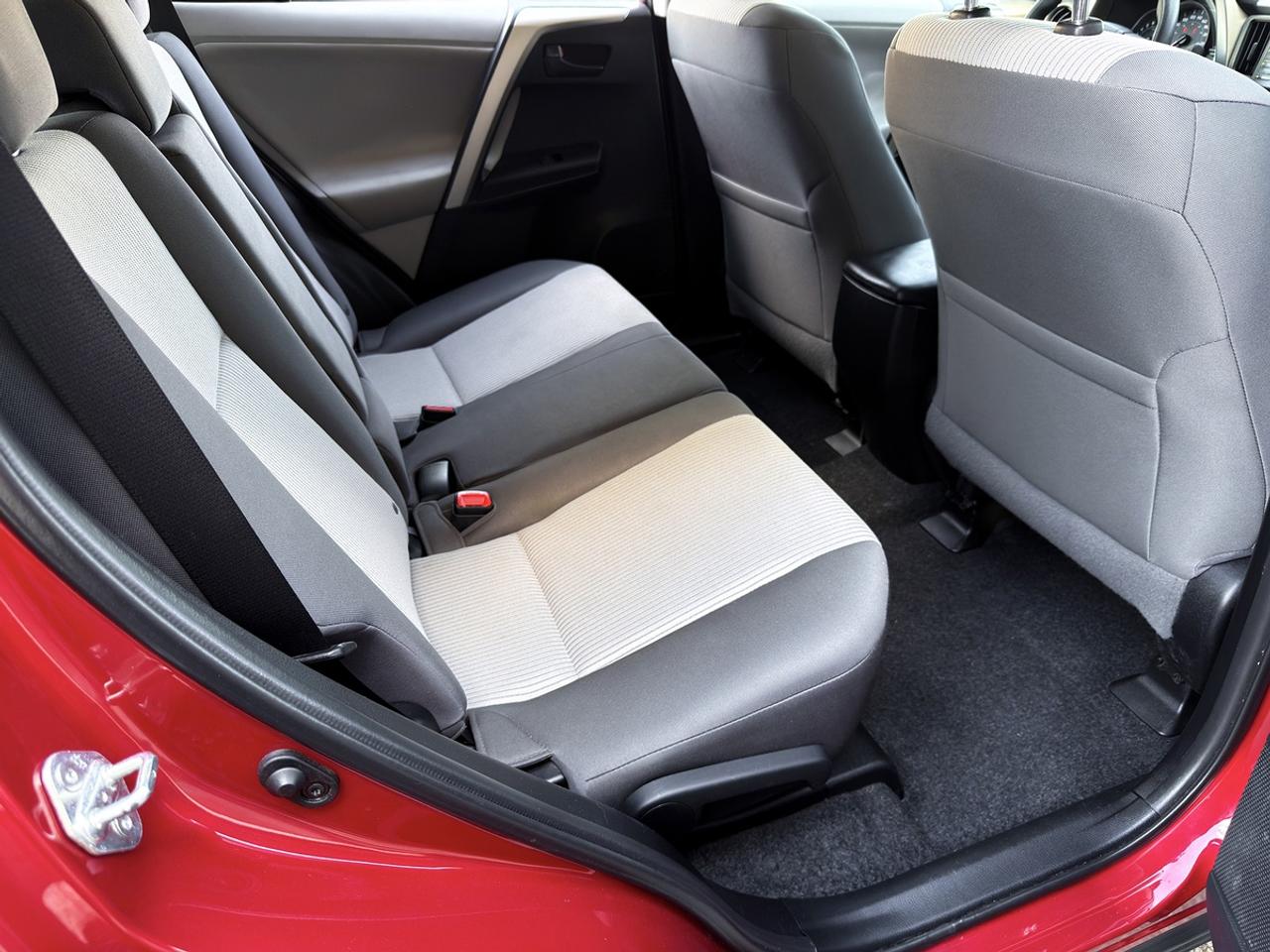 2013 Toyota RAV4 LE Photo