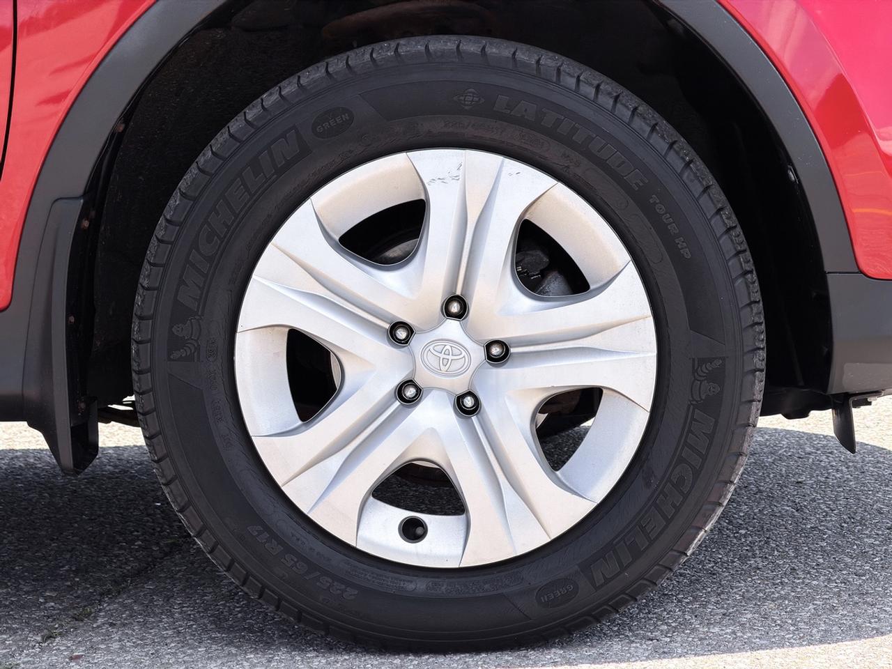 2013 Toyota RAV4 LE Photo