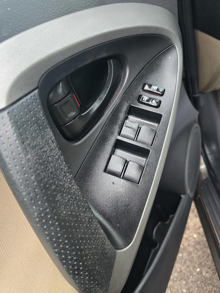 2010 Toyota RAV4 LIMITED  Photo